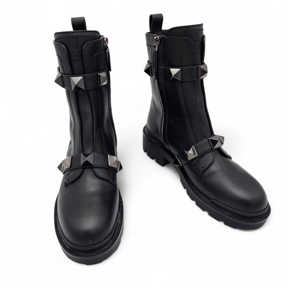 Valentino Garavani Roman Stud Combat Boot Zip Ankle Black Leather Size 39 US 9
